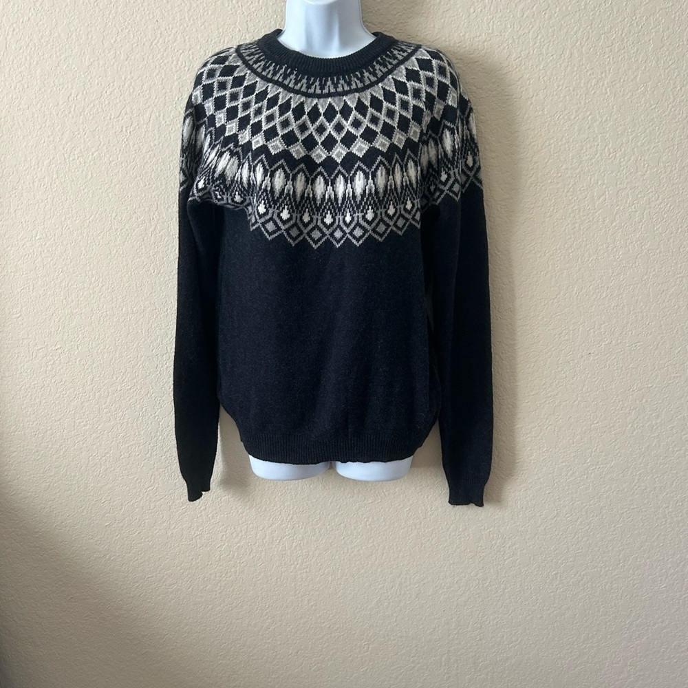 H&M Black and Cream Patterned Crewneck Sweater